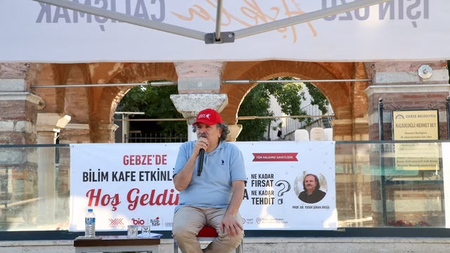 Kocaeli’deki “Bilim Kafe”de “Yapay Zeka Ne Kadar Fırsat, Ne Kadar Tehdit” konusu konuşuldu