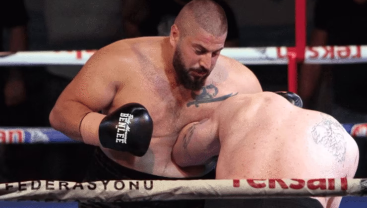Ağır sıklet boks şampiyonu Umut Camkıran, Makedonyalı rakibini yendi