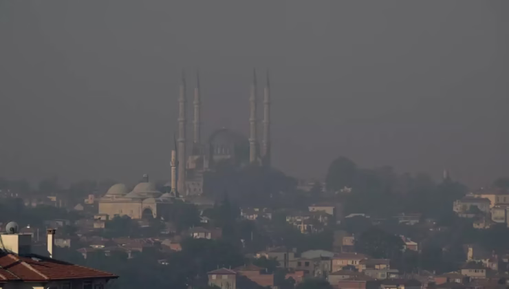 Komşumuz da alevlerle savaşıyor! Dumanlar Edirne’ye ulaştı