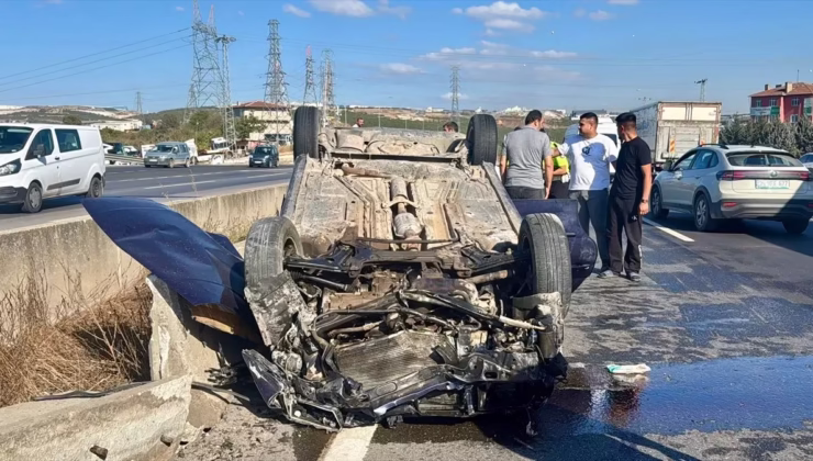 Dilovası’nda Otomobil Devrildi: 3 Yaralı
