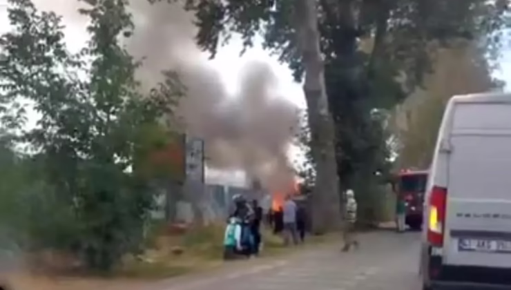 Kocaeli’de Hurdalıkta Çıkan Yangın Kontrol Altına Alındı