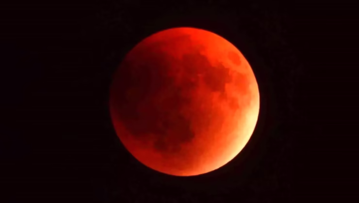 Kocaeli’de ‘Kanlı Ay’ Tutulması Görüntülendi