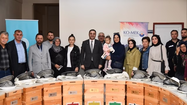 Başiskele’de arıcılık kursiyerlerine malzeme desteği verildi