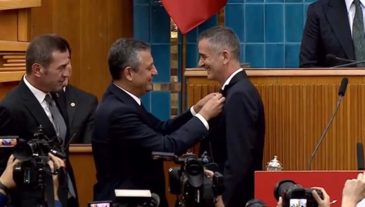 CHP Genel Başkanı Özel: Davaları canlı yayınlayın