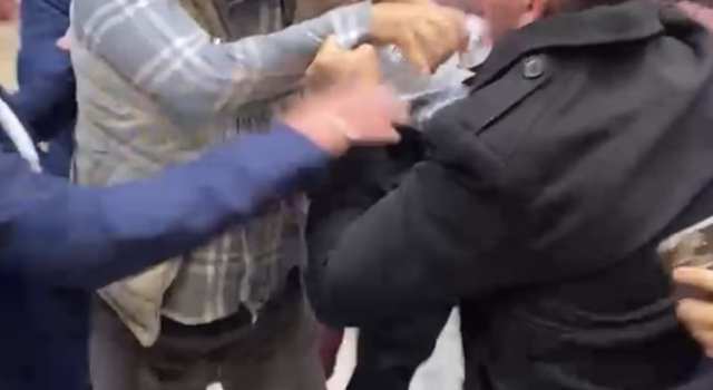 CHP kongresinde partililerle gazeteciler arasında gerginlik