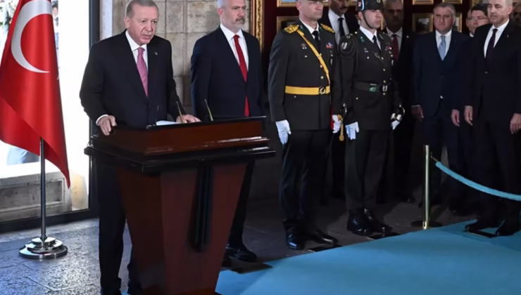 Cumhurbaşkanı Erdoğan, Anıtkabir’de! İşte Özel Defter’e yazdığı not