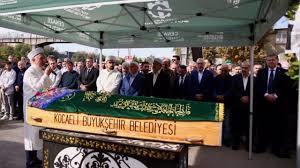 Kocaeli’deki fabrika yangınında hayatını kaybedenler son yolculuğuna uğurlandı