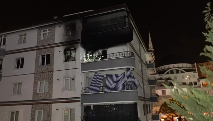 Apartmanda doğal gaz patlaması! Ev kısa sürede küle döndü
