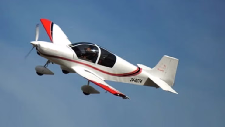 Avustralya’da iki hafif uçak havada çarpıştı, bir pilot hayatını kaybetti