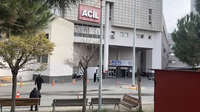 Kantinden tavuk yiyen 14 öğrenci hastanelik oldu