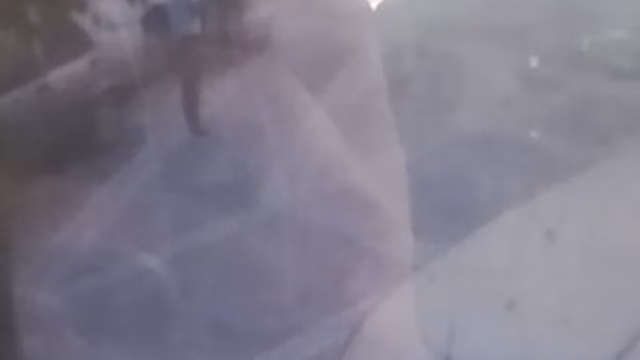 Otomobil, park halindeki 2 araç ile yayalara çarptı: 1 ölü, 3 yaralı