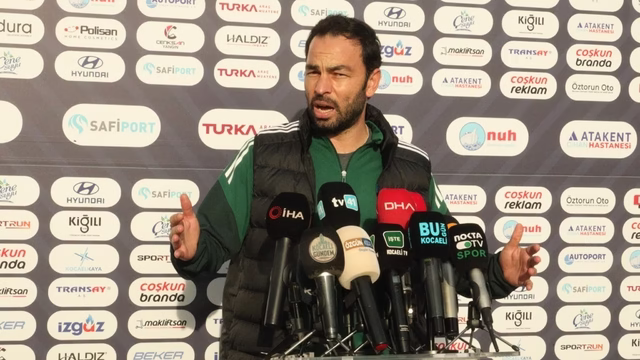 Selçuk İnan: “Zaman zaman ödemeler olmuyor ama şu ana kadar problem yaşamadık”Kocaelispor Teknik Direktörü Selçuk İnan:”Çözüleceğini biliyorlar””Kimseden öğüt alacak değilim”