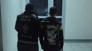 Kocaeli’de trafik güvenliğini tehlikeye atan motosiklet sürücüsüne para cezası