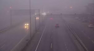 Kocaeli’de yoğun sis trafiği olumsuz etkiledi: Görüş mesafesi 75 metreye düştü