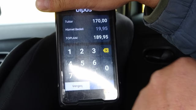 Kadın yolcu ile taksicinin hizmet bedeli tartışması: “Haram olsun”