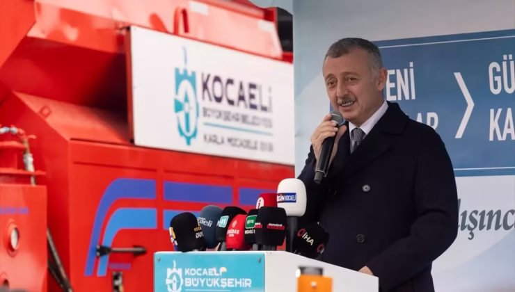 Kocaeli Büyükşehir Belediyesi karla mücadelede filosunu 42 iş makinesiyle güçlendirdi