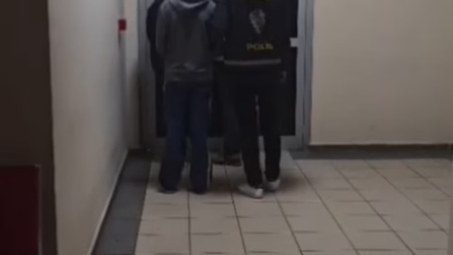 Kocaeli’de duvarlara yasa dışı bahis reklamı yazan 2 şüpheli yakalandı