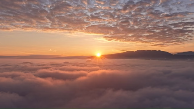 Kocaeli’de sis bulutları arasında kartpostallık görüntüler