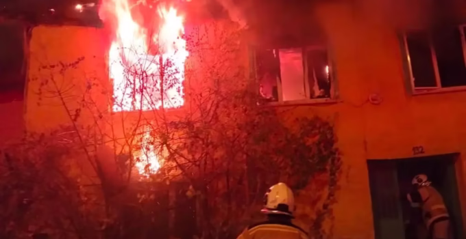 Müstakil evde çıkan yangında anne öldü, kızı yaralandı